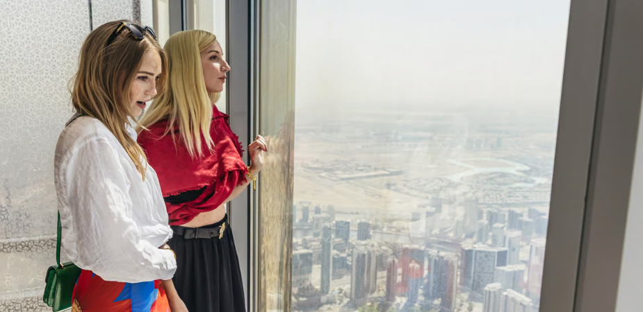 what to expect at burj khalifa in top floor